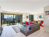 2 Bedroom Apartment - Mantra Broadbeach on the Park